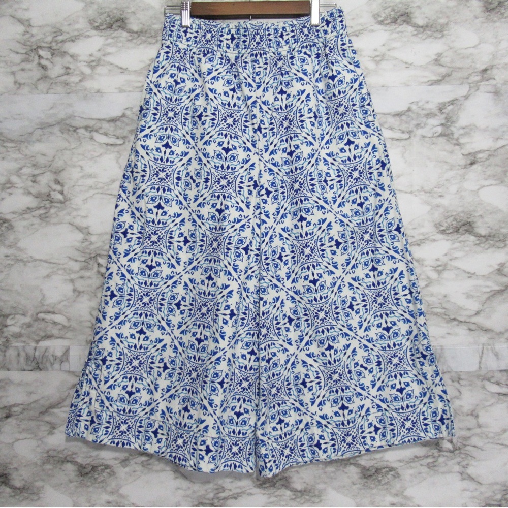 Maeve by Anthropologie Wide Leg Cropped Blue and White Printed Pants Size Small - Picture 3 of 17